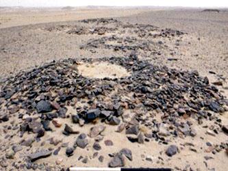 Ring cairn graves at Berenike, burials of the Blemmyes? [Shanna Kennedy]